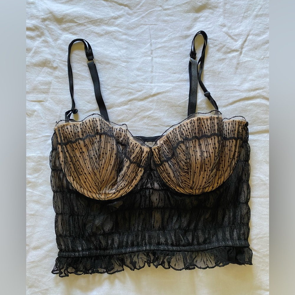 Victoria's Secret Black & Nude Dot Lace Ruched
Longline Bra